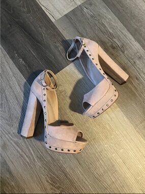 Shoe Dazzle Blush Pink Suede Platform Peep-Toe Block Heels with Studs